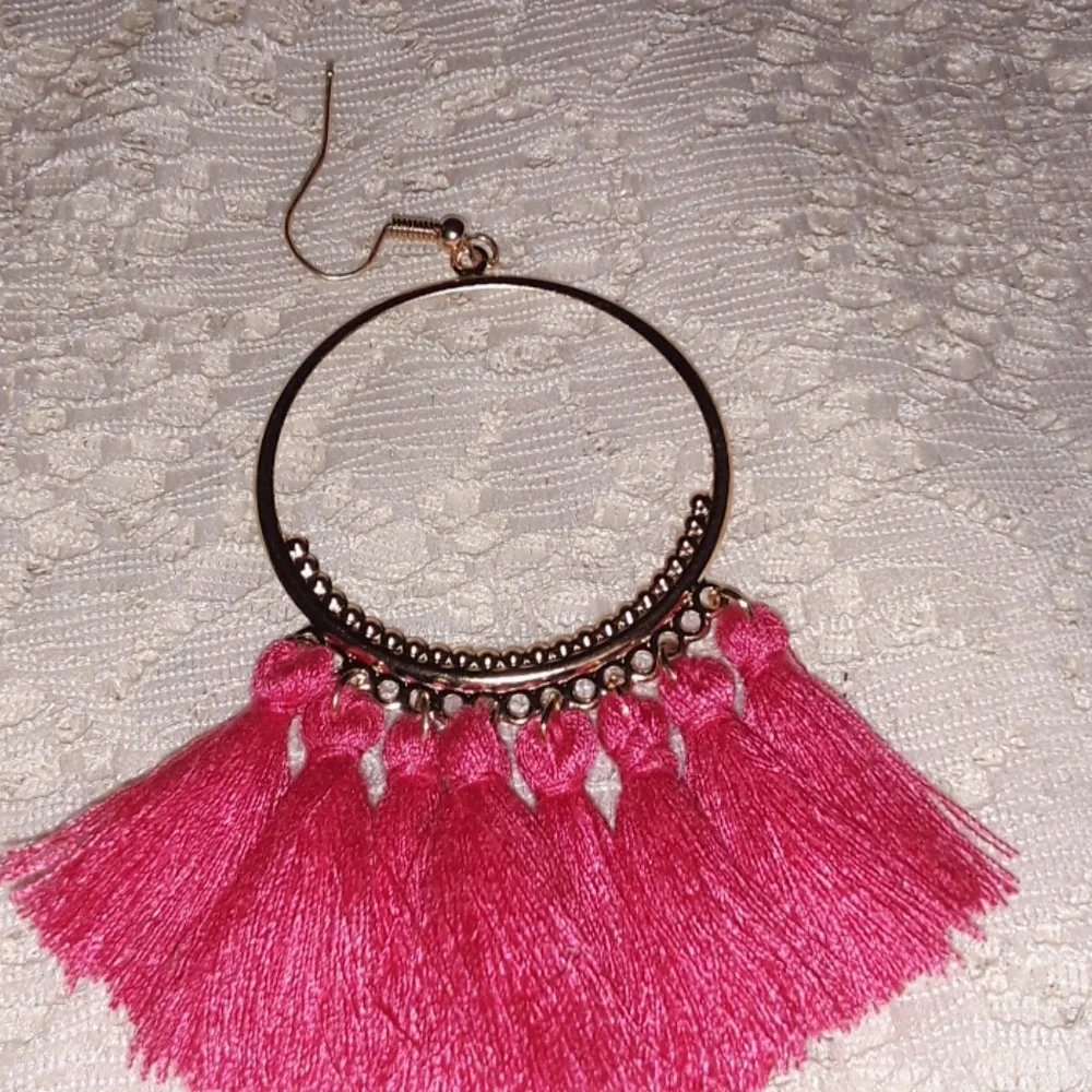 New Earrings Tassel Fringe Dangle Hot Pink & Gold Earrings